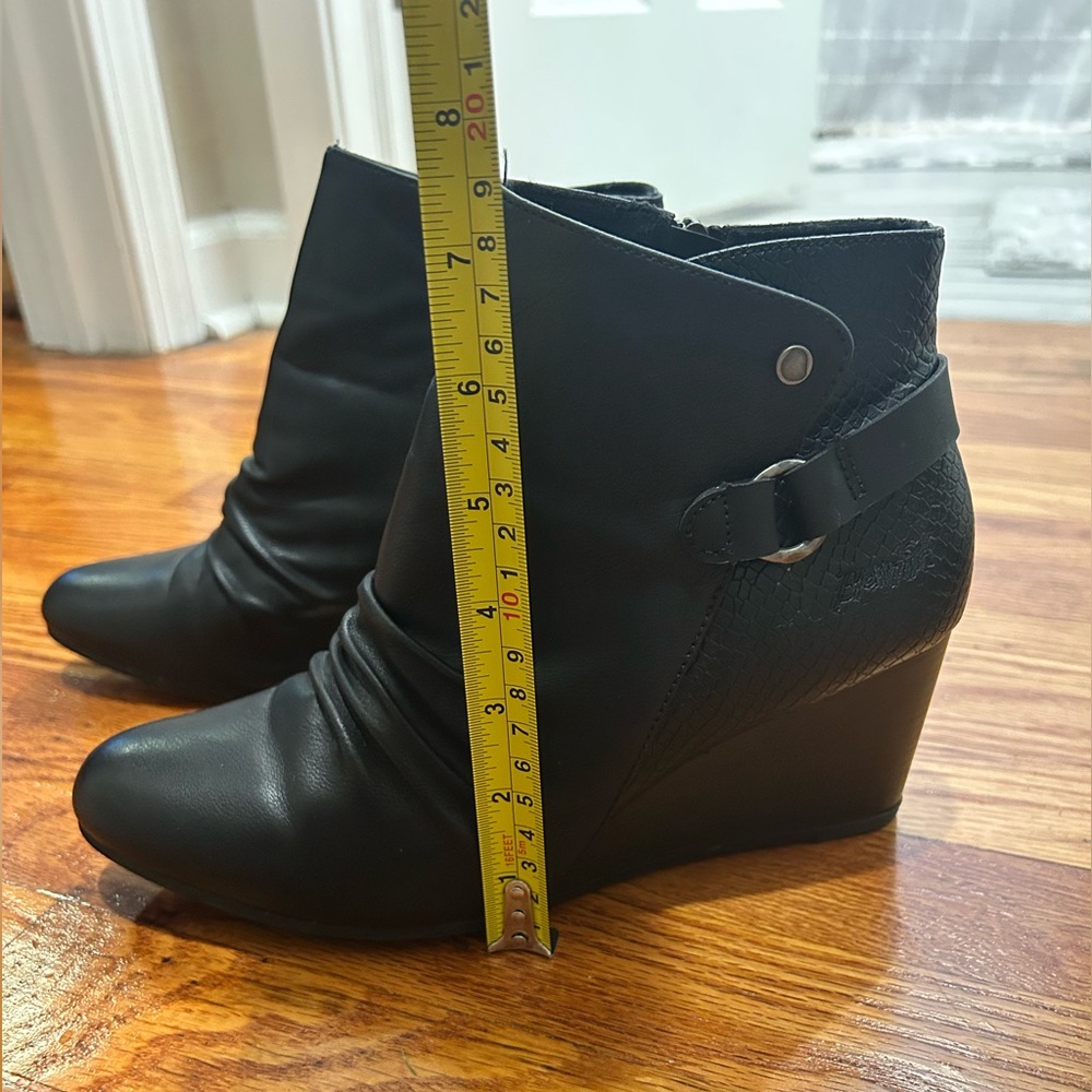 NWOT Blowfish Ankle Wedge Booties - Picture 13 of 16